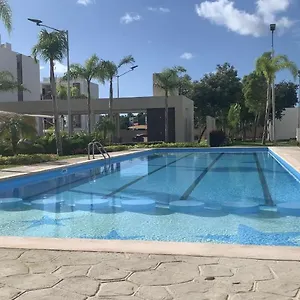 Yellowsub Apartment Cancún